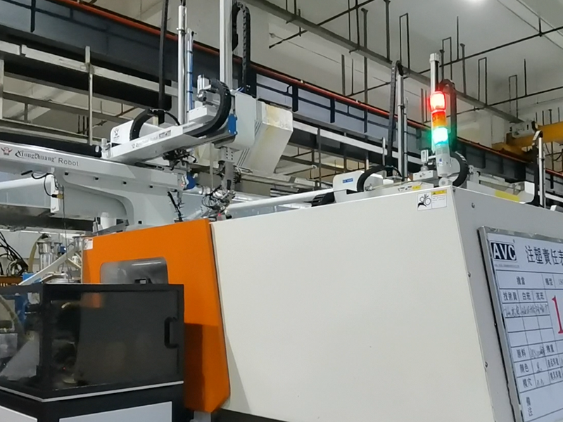 VSport-胜利机械手铜套埋取自动化